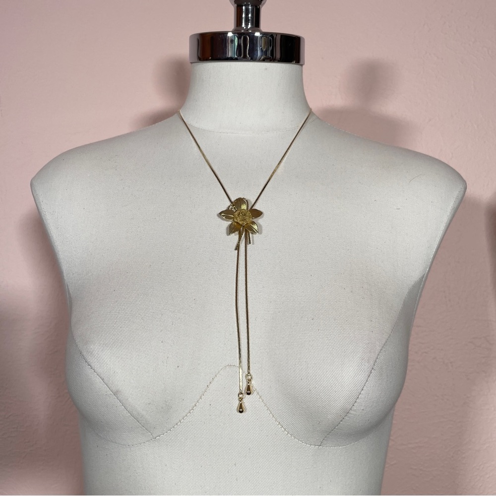 Vintage Floral Gold Tone Spring Deco Preppy Flower Adjustable Lariat Necklace - Picture 9 of 10